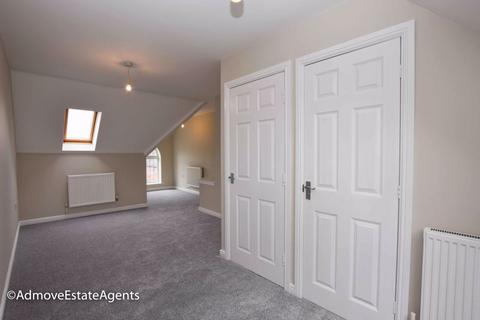 40 Downes Way, Manchester, M22 4UD