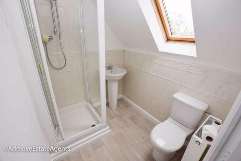 40 Downes Way, Manchester, M22 4UD