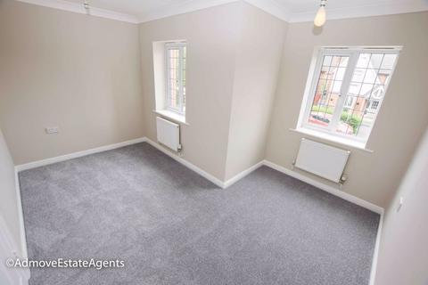 40 Downes Way, Manchester, M22 4UD