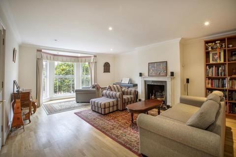 5 bedroom townhouse to rent, St Ann's Park, Virginia Water