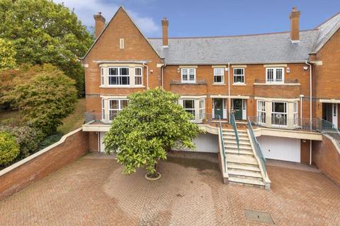 5 bedroom townhouse to rent, St Ann's Park, Virginia Water