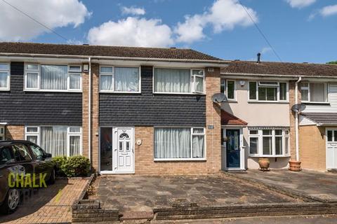 21 Bradwell Close, Hornchurch, RM12 5PR