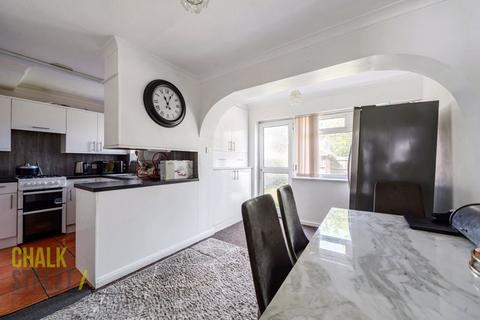 21 Bradwell Close, Hornchurch, RM12 5PR