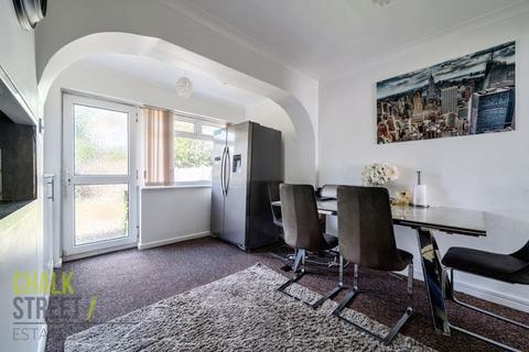 21 Bradwell Close, Hornchurch, RM12 5PR