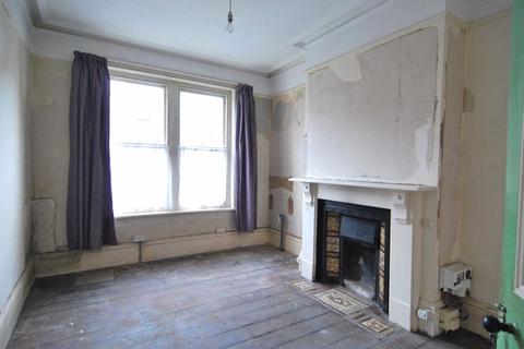 24 Heathville Road, Gloucester, GL1 3DS