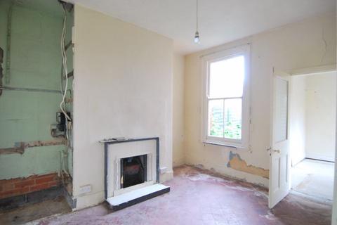 24 Heathville Road, Gloucester, GL1 3DS