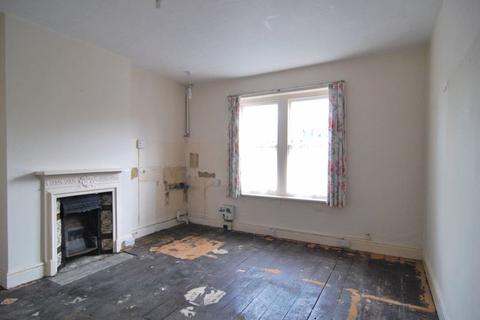 24 Heathville Road, Gloucester, GL1 3DS