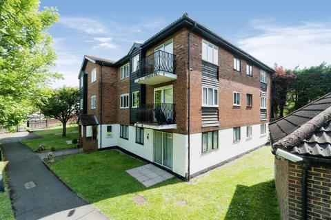 2 bedroom apartment to rent, Birchend Close, South Croydon