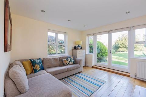 Lansdowne Cottage, Lansdowne Court Bath Road, Taplow, Maidenhead, SL6 0AH
