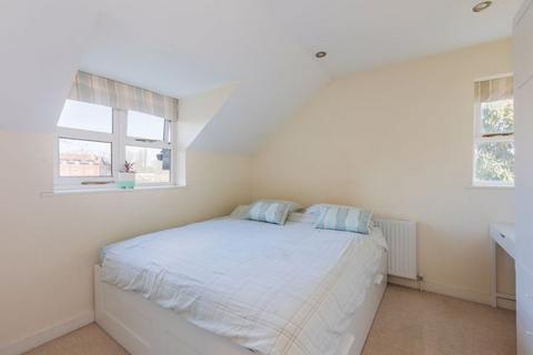 Lansdowne Cottage, Lansdowne Court Bath Road, Taplow, Maidenhead, SL6 0AH