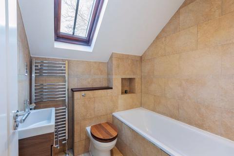 Lansdowne Cottage, Lansdowne Court Bath Road, Taplow, Maidenhead, SL6 0AH