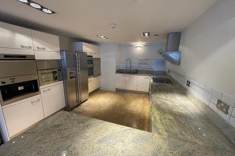 4 bedroom penthouse for sale, Dickinson Street, Manchester, M1 4LX