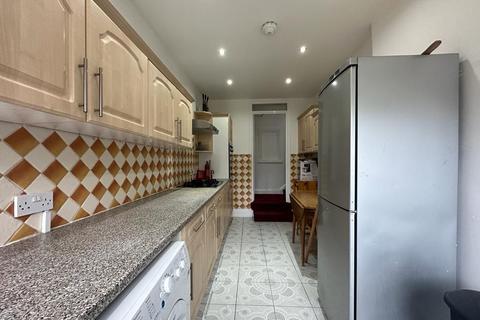 1 bedroom in a house share to rent - Lewin Road, London