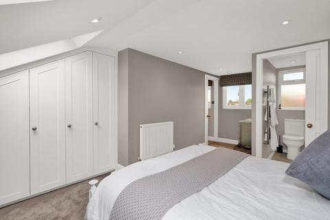 2 Northcroft Terrace, London, W13 9SP