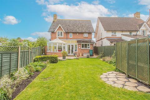 4 bedroom detached house for sale - The Green, Dauntsey