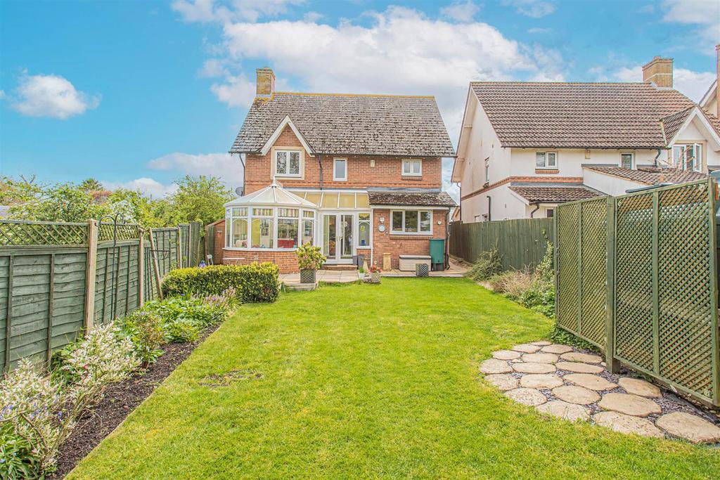 The Green, Dauntsey 4 bed detached house for sale £475,000