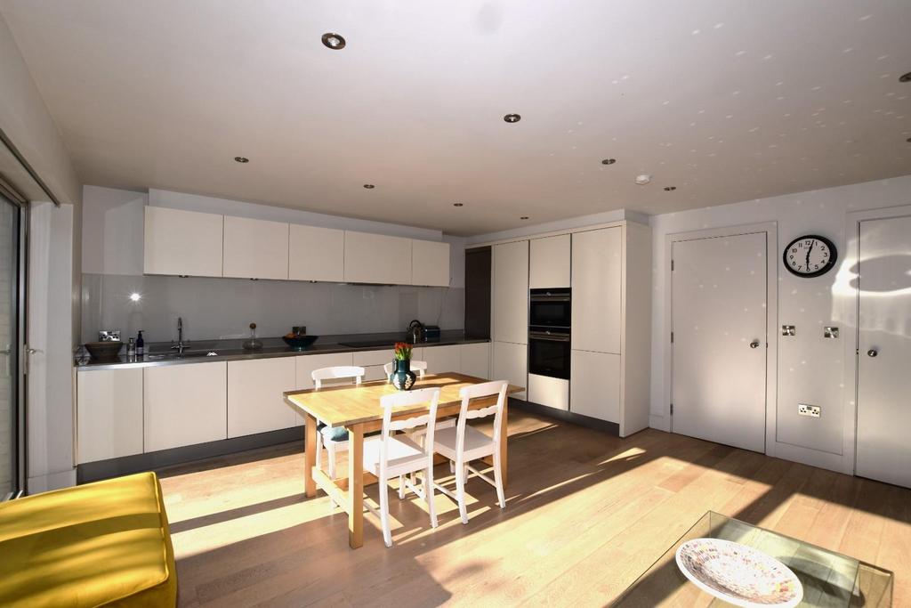 Kitchen.JPG