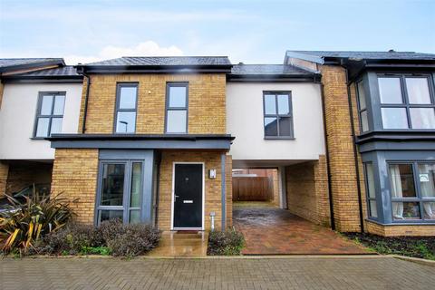 14 Pascal Mews, Oakgrove, Milton Keynes, MK10 9UL