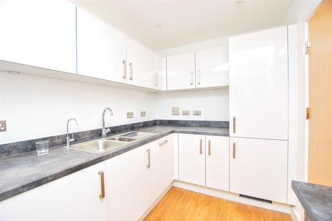 14 Pascal Mews, Oakgrove, Milton Keynes, MK10 9UL