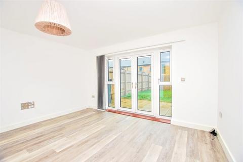 14 Pascal Mews, Oakgrove, Milton Keynes, MK10 9UL