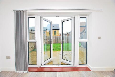14 Pascal Mews, Oakgrove, Milton Keynes, MK10 9UL