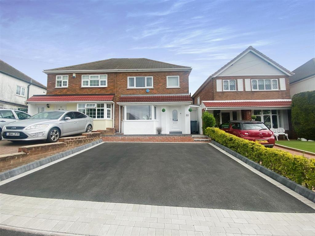 Lechlade Road, Great Barr, Birmingham 3 bed semidetached house for