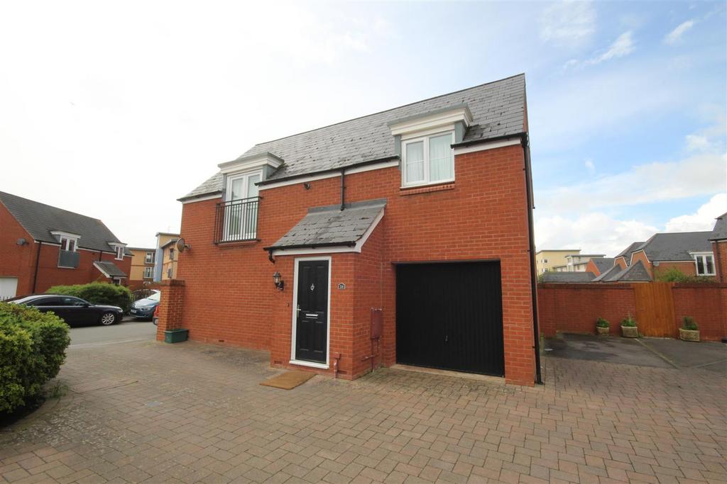 Longhorn Avenue Gloucester 2 bed flat for sale £185,000