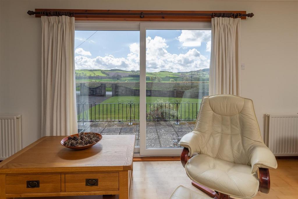 Rait Road, Perthshire 4 bed detached bungalow £425,000