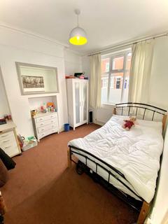 5 bedroom terraced house to rent - Lytton Road, Leicester