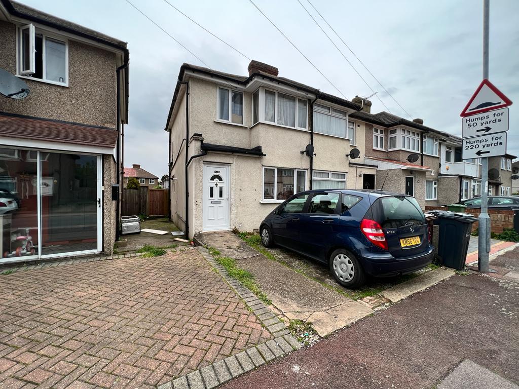 Second Avenue, Dagenham 3 bed house for sale £340,000