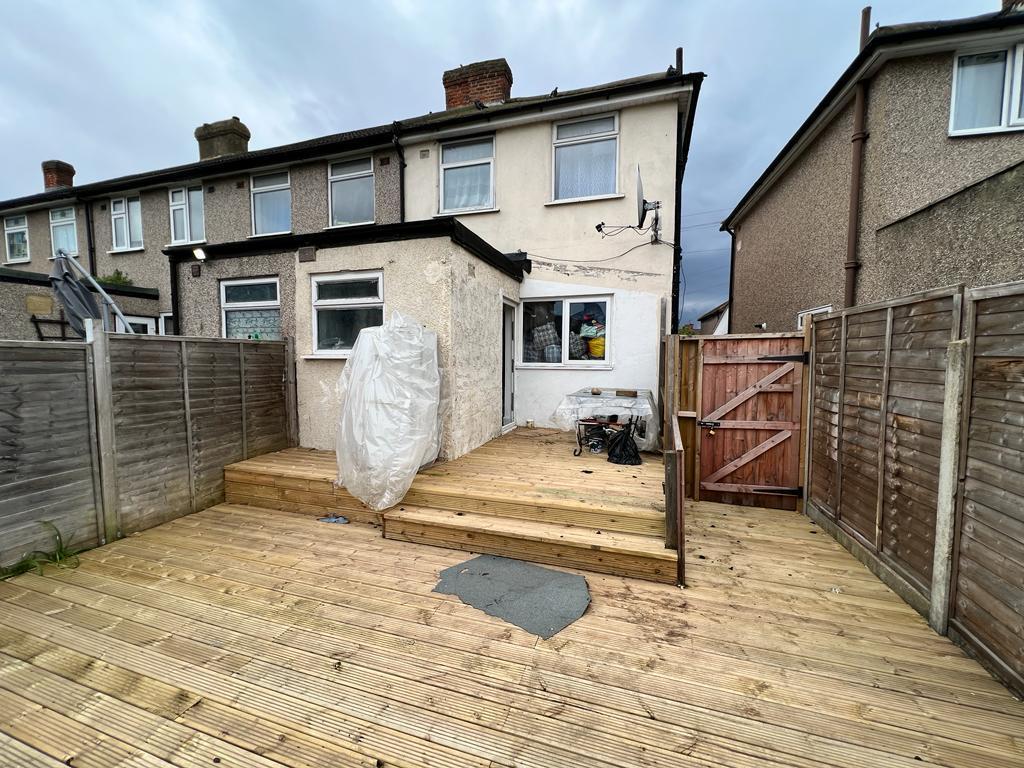 Second Avenue, Dagenham 3 bed house for sale £340,000
