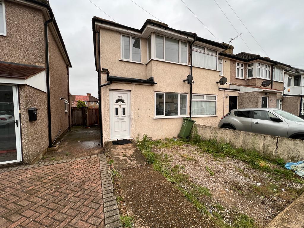 Second Avenue, Dagenham 3 bed house for sale £340,000