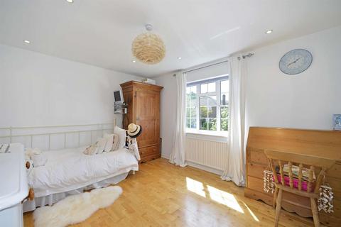 28 Chinthurst Park, Shalford, Guildford, GU4 8JH