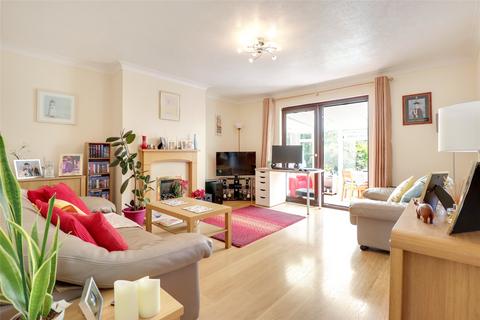 10 Four Acres, Bideford, EX39 3RW