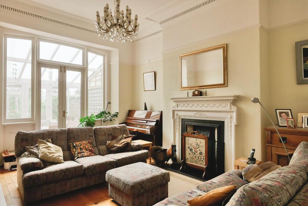 Middle Room