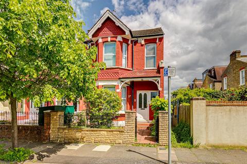 2 Normanton Avenue, London, SW19 8BB