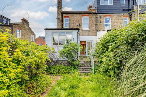 2 Normanton Avenue, London, SW19 8BB