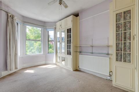 2 Normanton Avenue, London, SW19 8BB