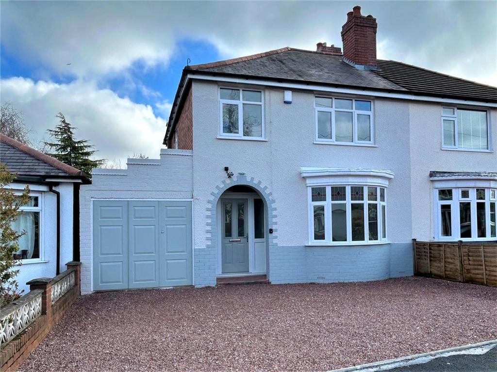 Woodland Road, Halesowen, West Midlands 3 bed semidetached house £