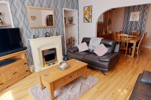 3 bedroom end of terrace house for sale, Greenhill Road, TENBY, Pembrokeshire. SA70