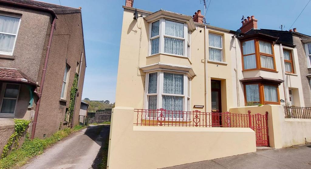 Greenhill Road, TENBY, Pembrokeshire.... 3 bed end of terrace house for