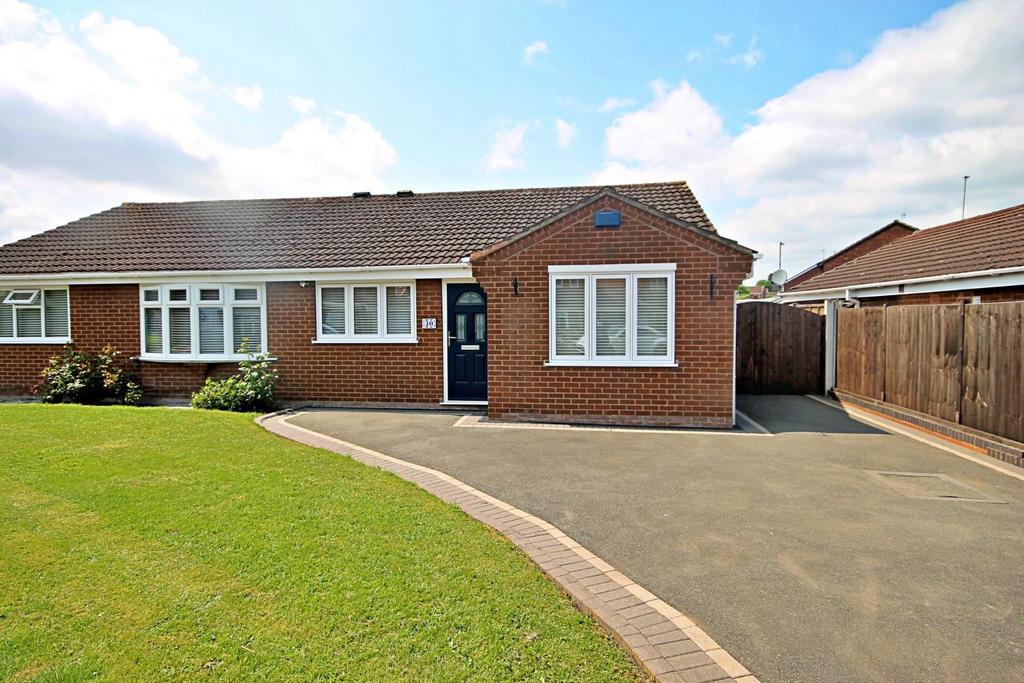 Sefton Road, Dosthill, Tamworth 2 bed semidetached bungalow £280,000