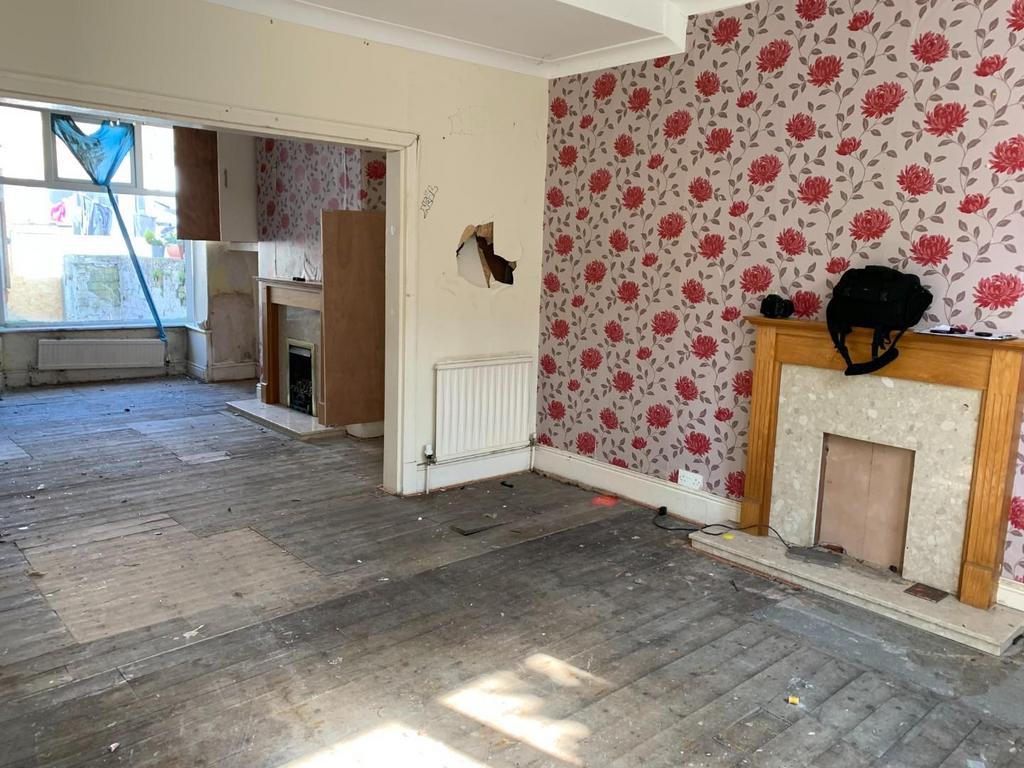 Pilgrim Street, Nelson 2 bed terraced house £40,000