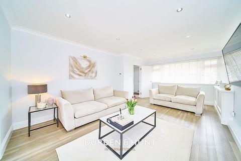 7 The Poplars, Abridge, Romford, RM4 1BB