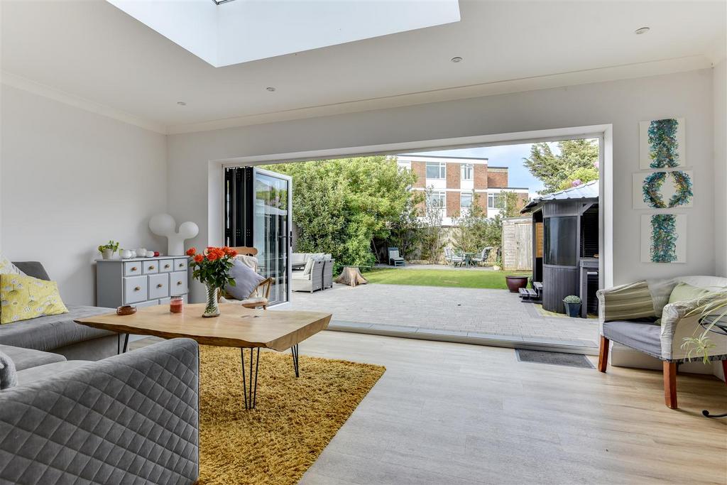 Rectory Gardens, Worthing 4 bed detached bungalow for sale £575,000