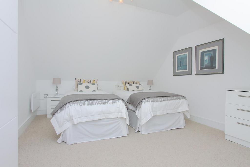 Longacre cottage ph13.JPG
