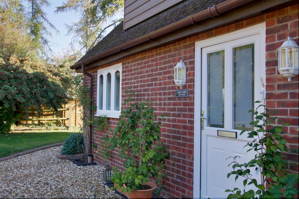 Longacre cottage ph2.JPG