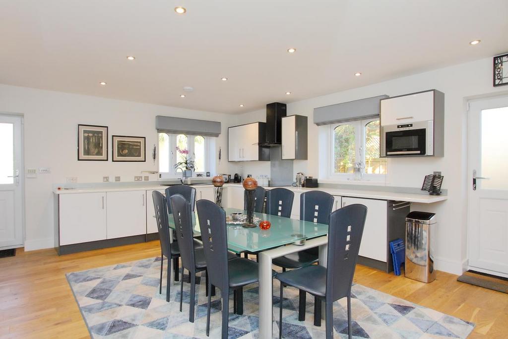 Longacre cottage ph5.JPG