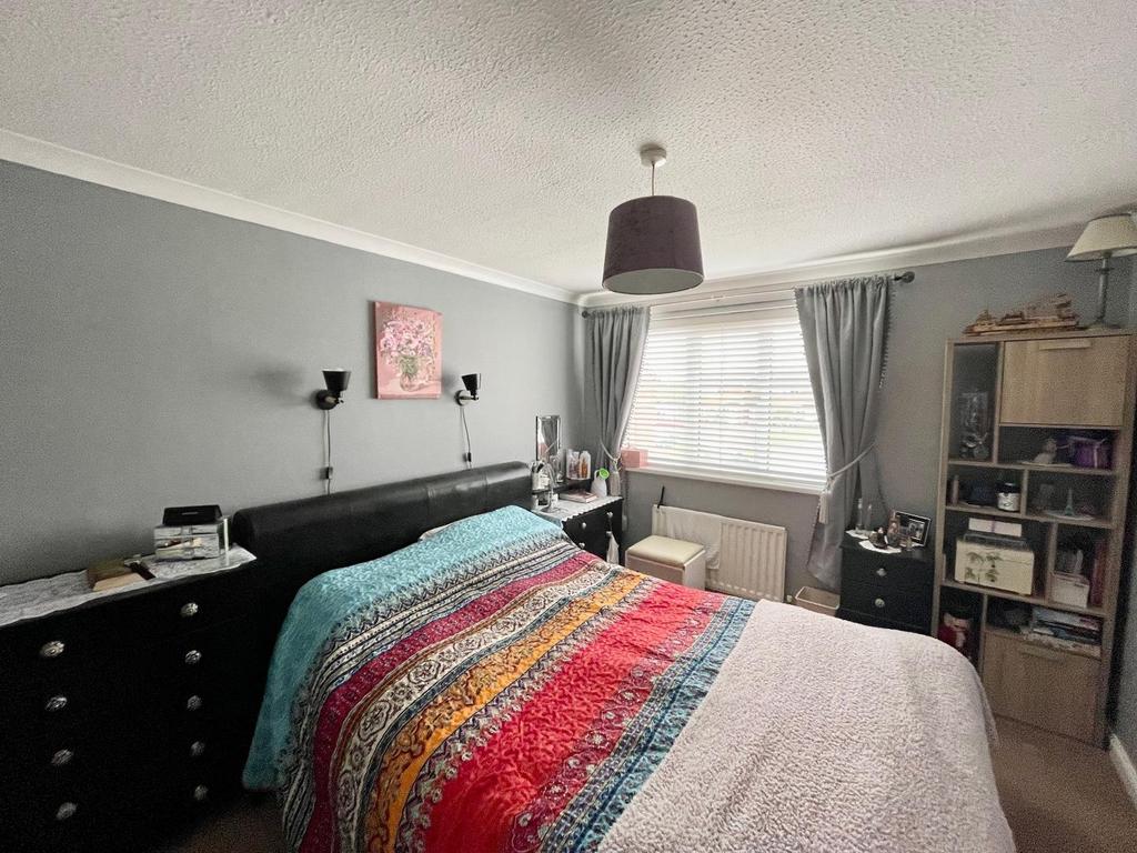 Bedroom 1 (Front)