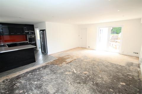 9 Edrics Green, Cholderton, Salisbury, SP4 0DP